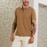 05 camisa masculina polo manga curta texturizada marrom com ziper acabamento d
