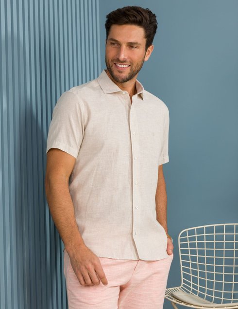 01 camisa masculina manga curta elegance slim algodao e linho areia