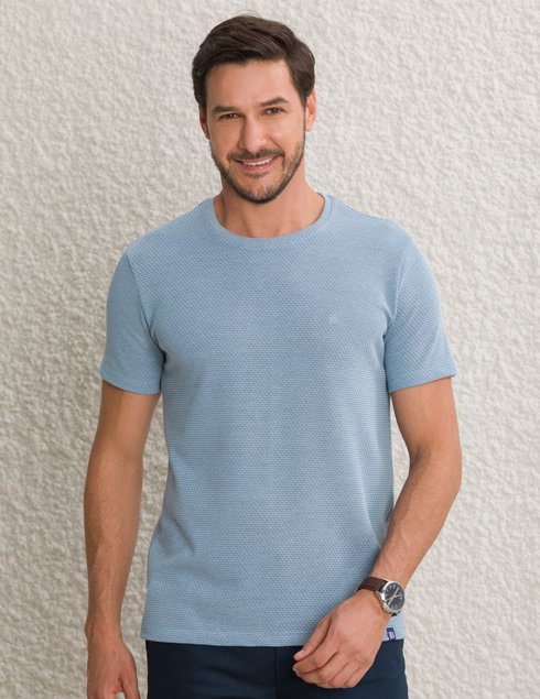 camiseta masculina textura azul claro frente