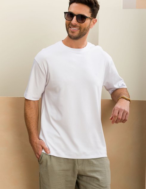 camiseta oversized baumgarten camisas branca proximada