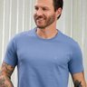 camiseta masculina azul baumgarten texturizada frente proximada